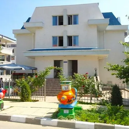 Daisy בית הארחה